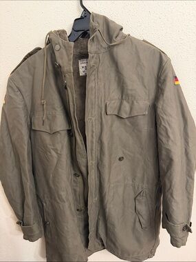 Men's 1983 German Army  Olive Field Jacket - Classic Military Style